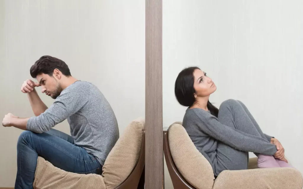 Cuando un narcisista finalmente se cierra durante una relación a larga distancia